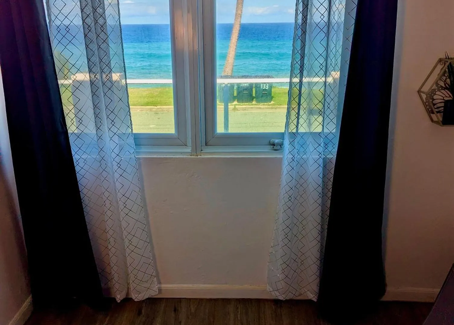 Modern Oceanfront Apartment Arecibo